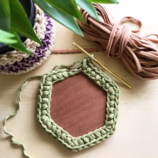 14cm Timber Hexagon Base - Image 2